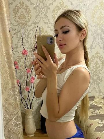 Грета Кудрявая Брюнетка фото 2